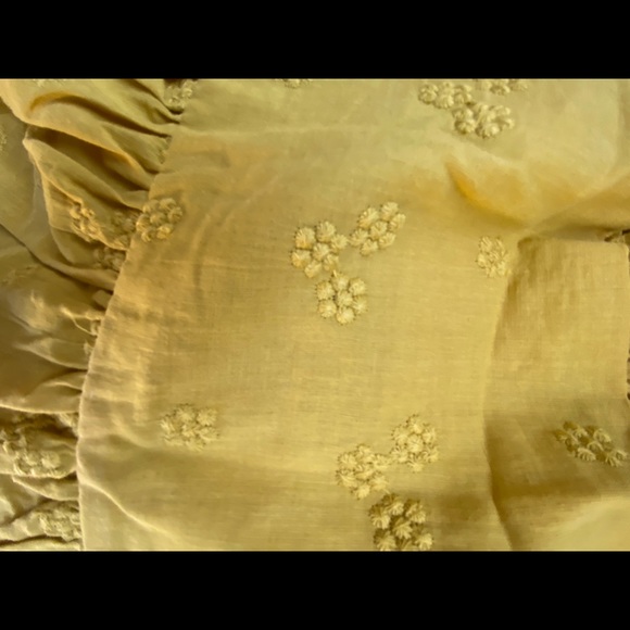 🌿Pacsun Yellow, Floral Embroidered Tie Sleeve Tank Top - Picture 4 of 5